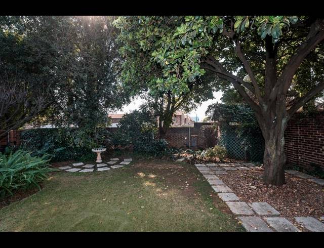 4 BEDROOM TOWNHOUSE FOR SALE IN BEDFORDVIEW
